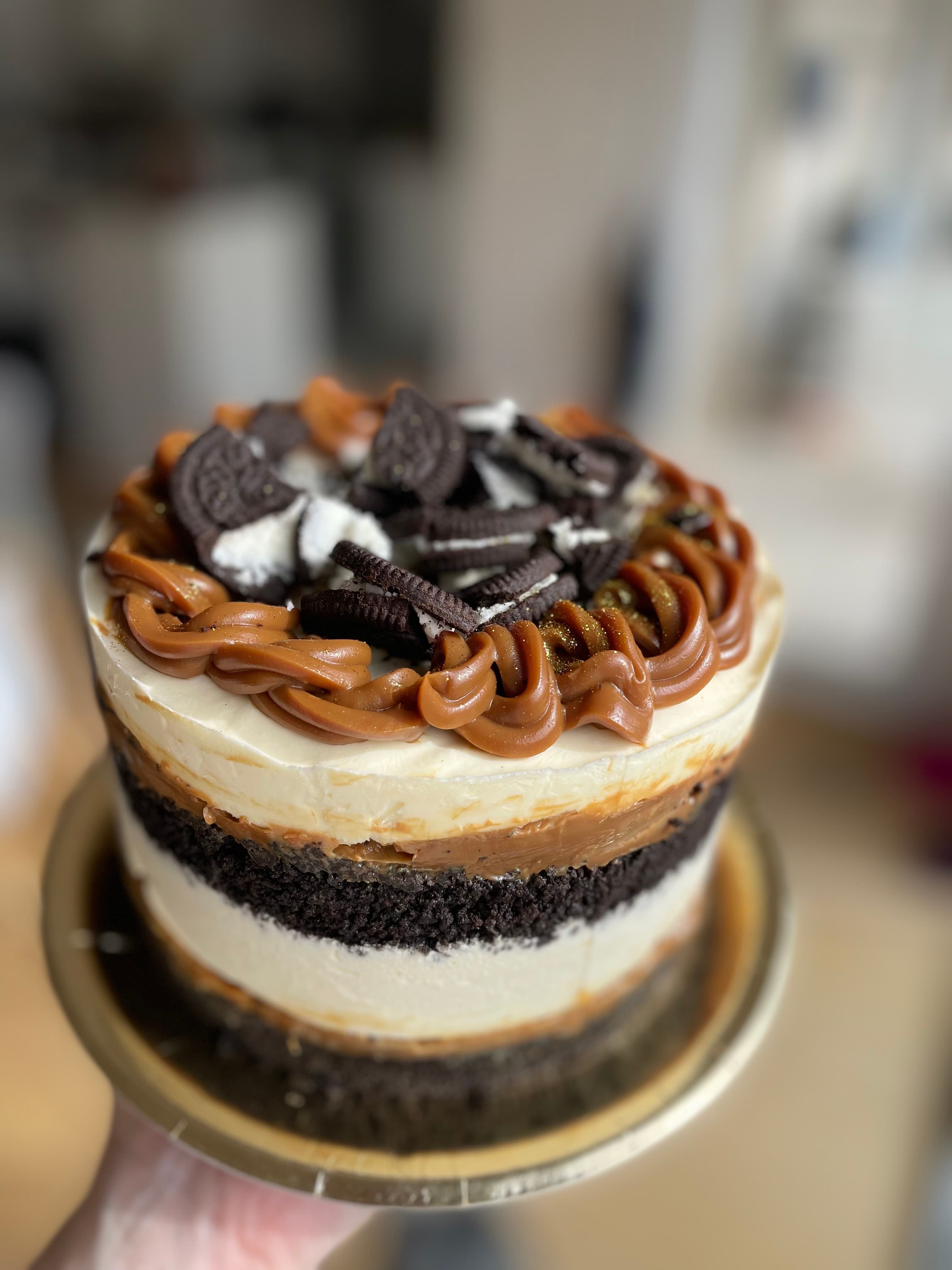 Oreo bomba cake 